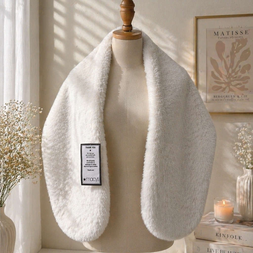 Adrianna Papell Ivory Faux Fur Stole